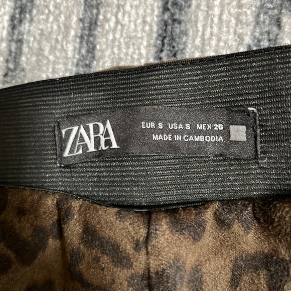 ZARA sueded leopard skinny capris - Picture 5 of 11
